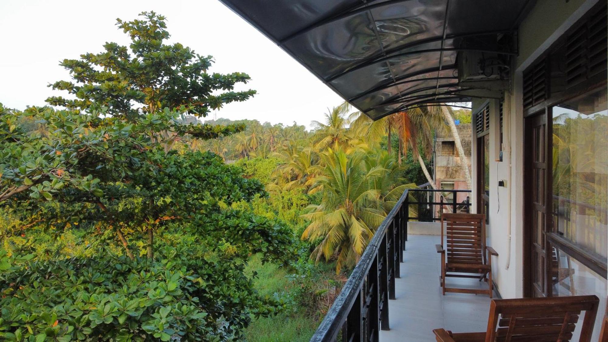 Mango Shade Hotel Dickwella Exterior photo